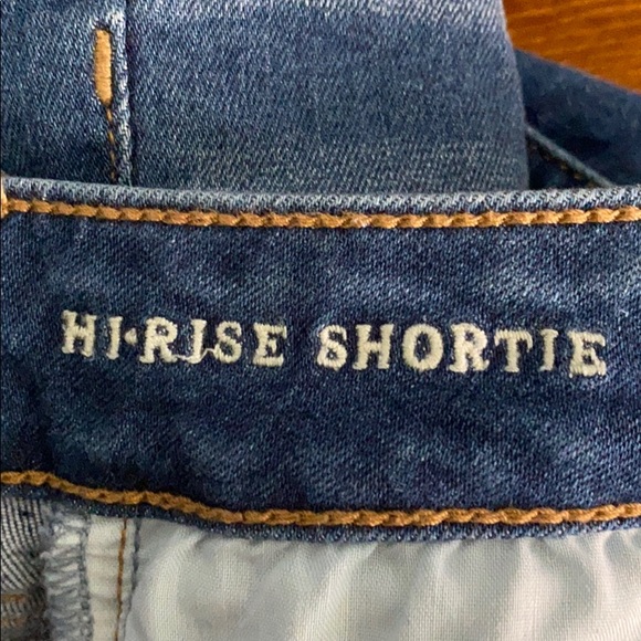 American Eagle Medium Wash Hi-Rise Shortie - Picture 7 of 7